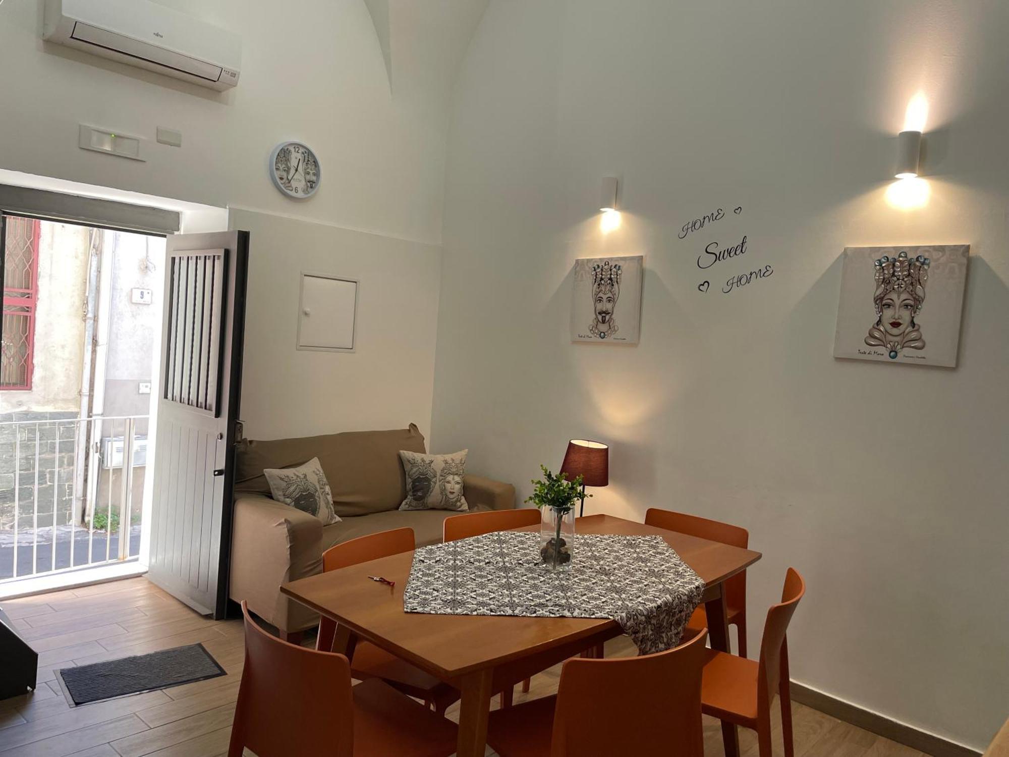 Due Passi Dal Centro Apartment Catania Luaran gambar